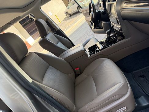 Used 2020 Lexus GX 460 Premium image 33