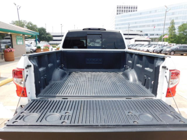 Used 2019 Nissan Titan S RWD image 7