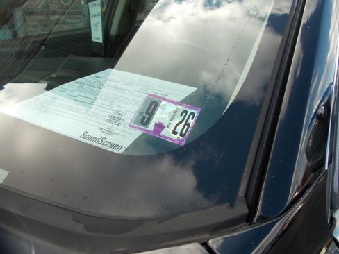 Used 2011 Ford Taurus Limited image 10