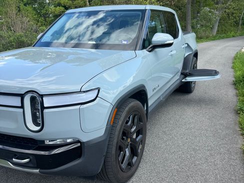 Used 2023 Rivian R1T AWD Adventure image 25