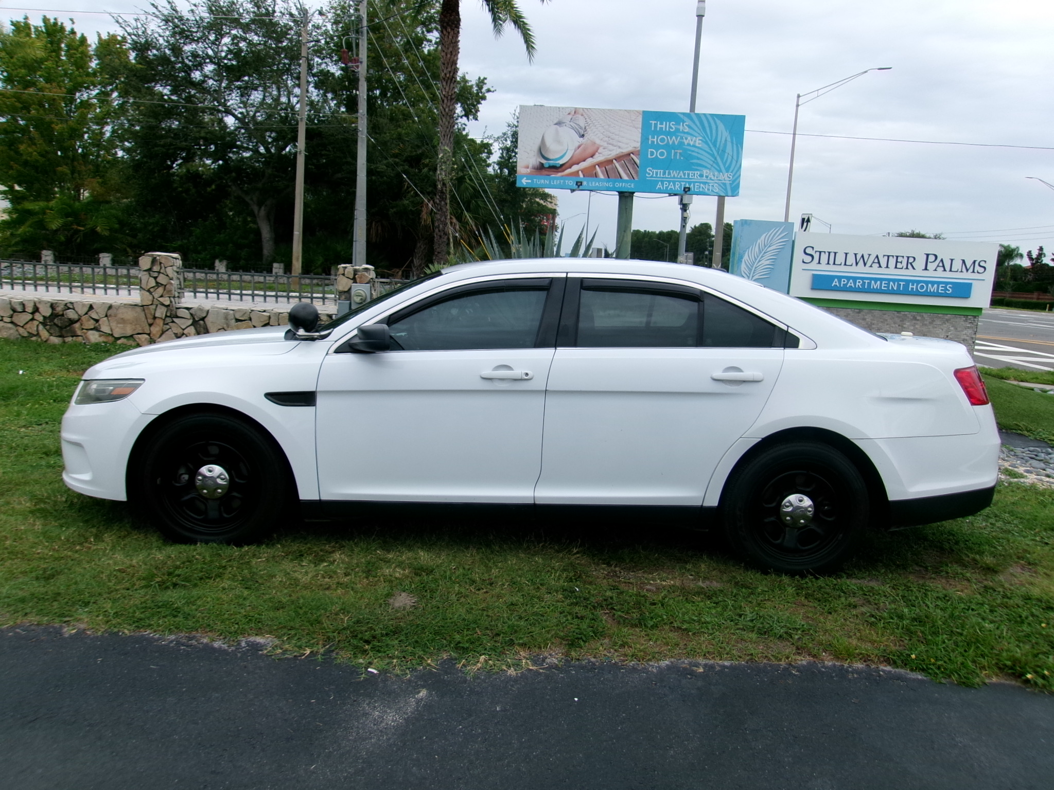 Used 2015 Ford Taurus Police Interceptor AWD image 2