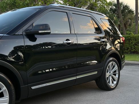 Used 2019 Ford Explorer FWD Limited image 31