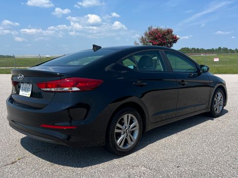 Used 2018 Hyundai Elantra Sedan FWD image 7