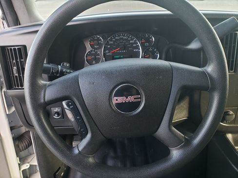 Used 2020 GMC Savana 2500 image 11