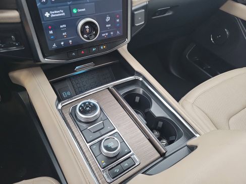 Certified 2023 Ford Expedition Limited image 30