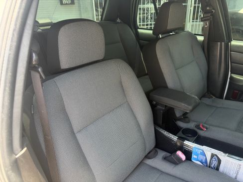 Used 2010 Ford Crown Victoria Police Interceptor RWD image 30