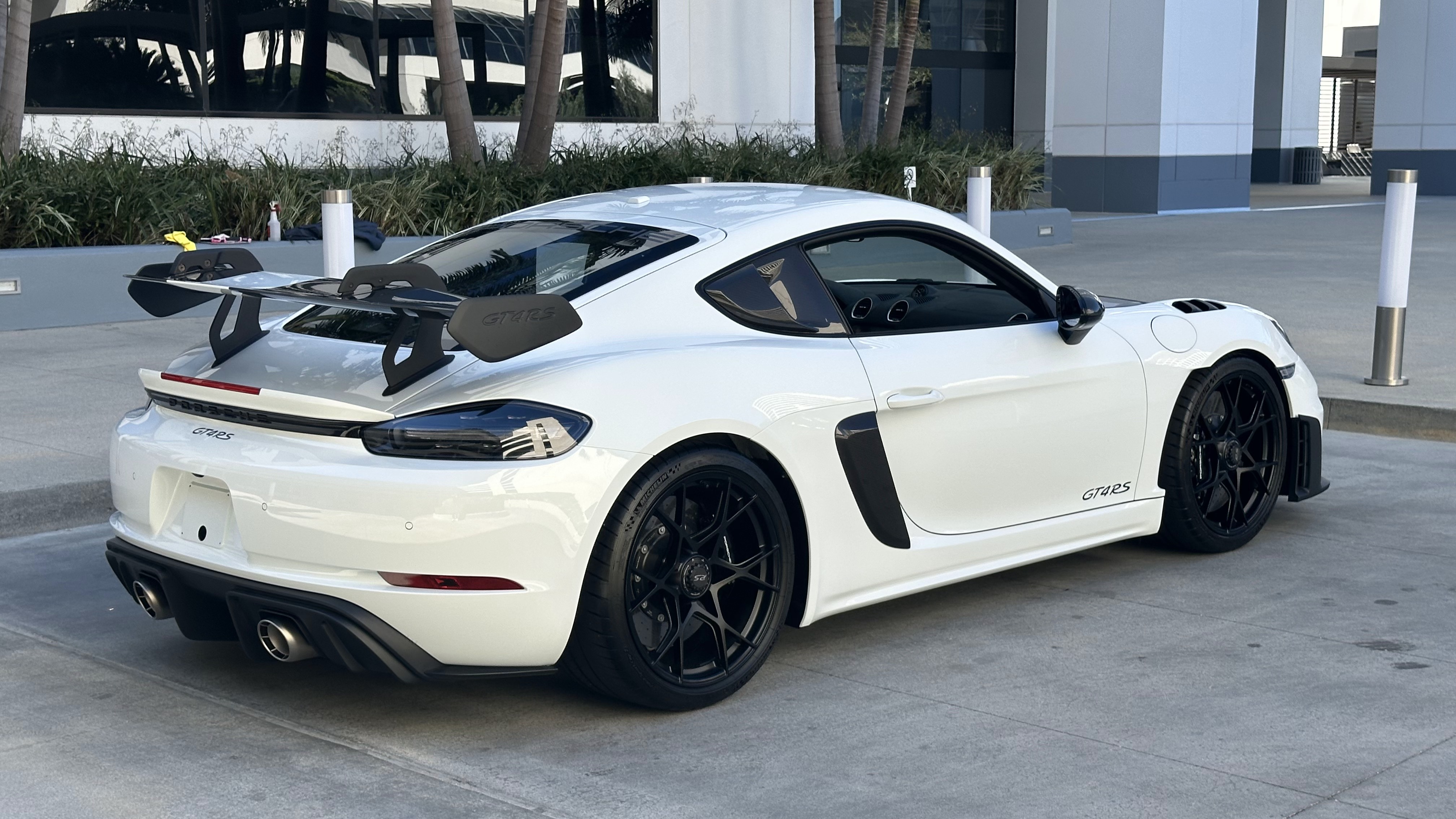 Used 2024 Porsche 718 Cayman GT4 RS RWD image 40