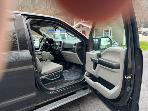 Used 2015 Ford F150 XLT image 7