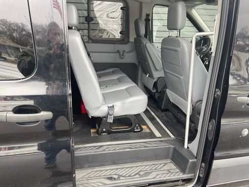 Used 2019 Ford Transit 350 XL image 23