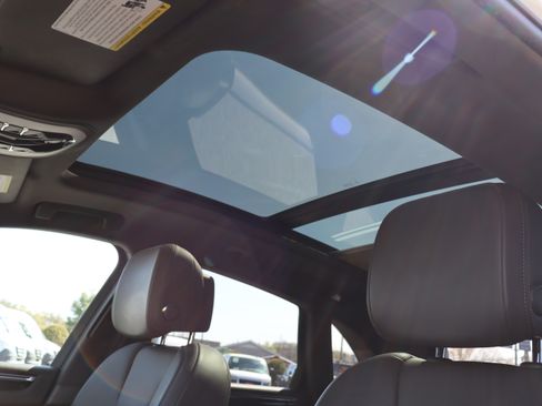 Used 2015 Porsche Macan S image 30