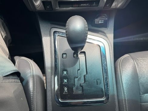 Used 2014 Dodge Challenger SXT RWD image 19