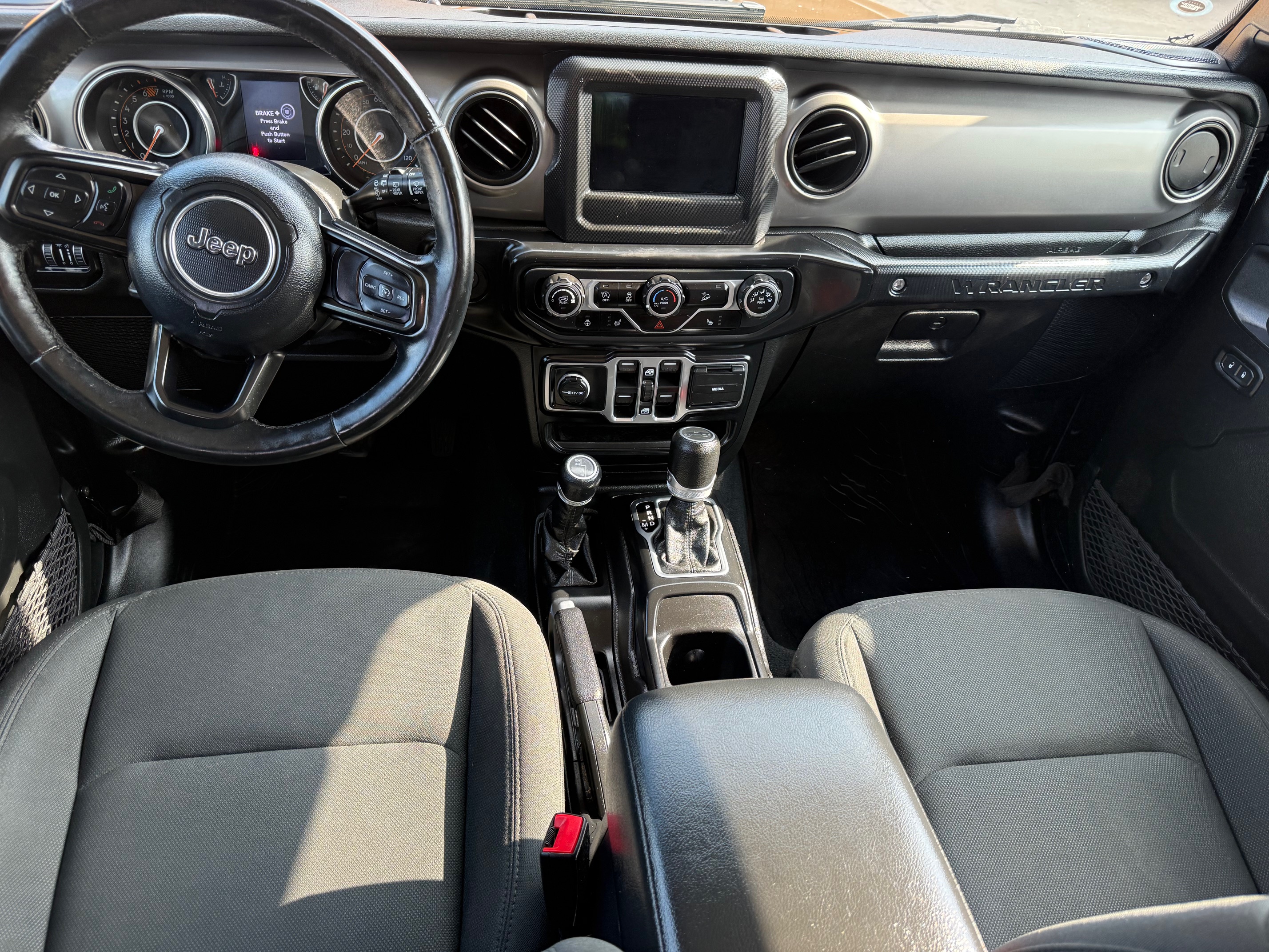 Used 2020 Jeep Wrangler 4WD Unlimited Sport image 12