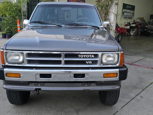 Used 1988 Toyota Pickup Deluxe image 30
