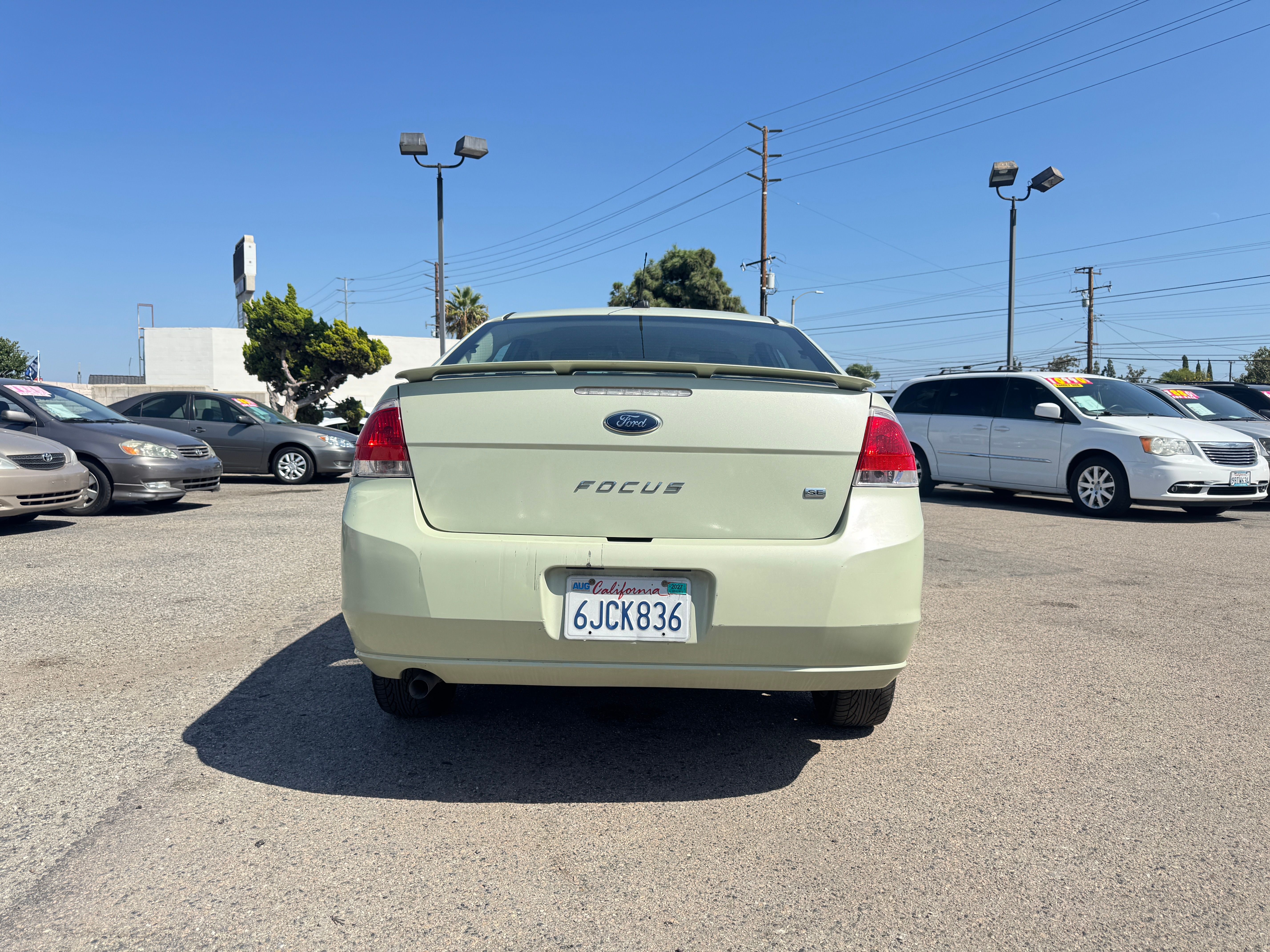 Used 2010 Ford Focus SE Sedan FWD image 7