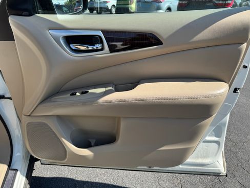 Used 2015 Nissan Pathfinder AWD/4WD image 20