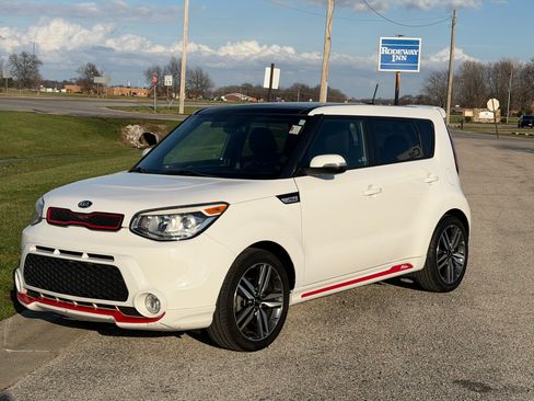 Used 2014 Kia Soul + image 1