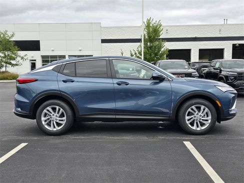 New 2025 Buick Envista Preferred image 9