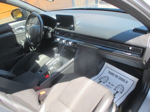 Used 2022 Honda Civic Sport Sedan image 4