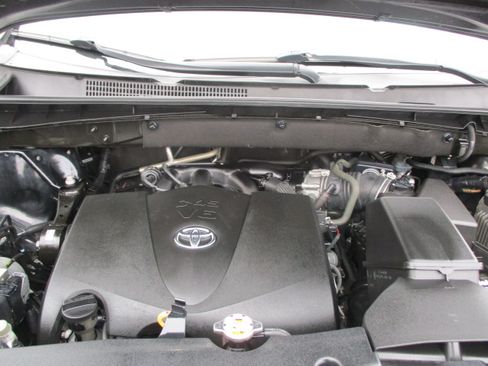 Used 2018 Toyota Highlander XLE image 74