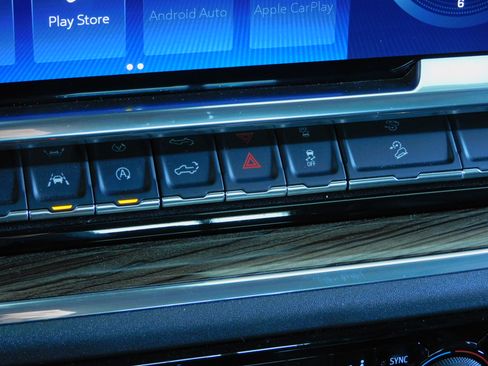 Used 2025 Chevrolet Silverado 1500 LT image 30