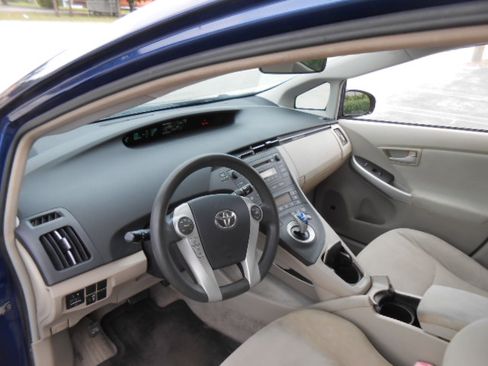 Used 2011 Toyota Prius III Hatchback 4D FWD image 12
