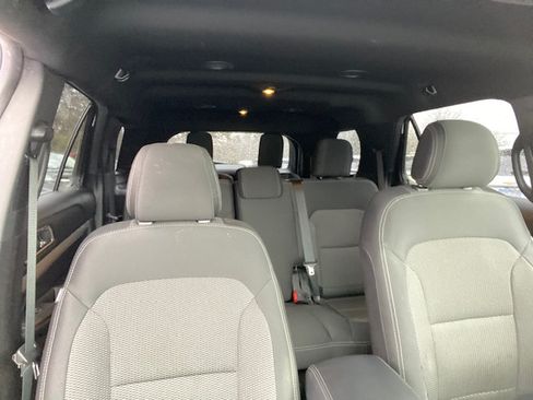Used 2017 Ford Explorer 4WD XLT image 15