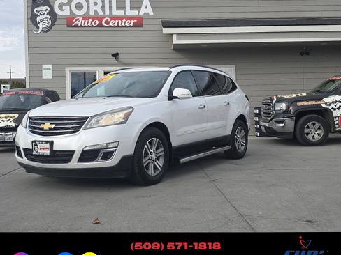 Used 2016 Chevrolet Traverse LT image 3