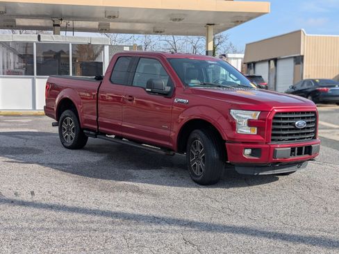 Used 2015 Ford F150 XLT image 9