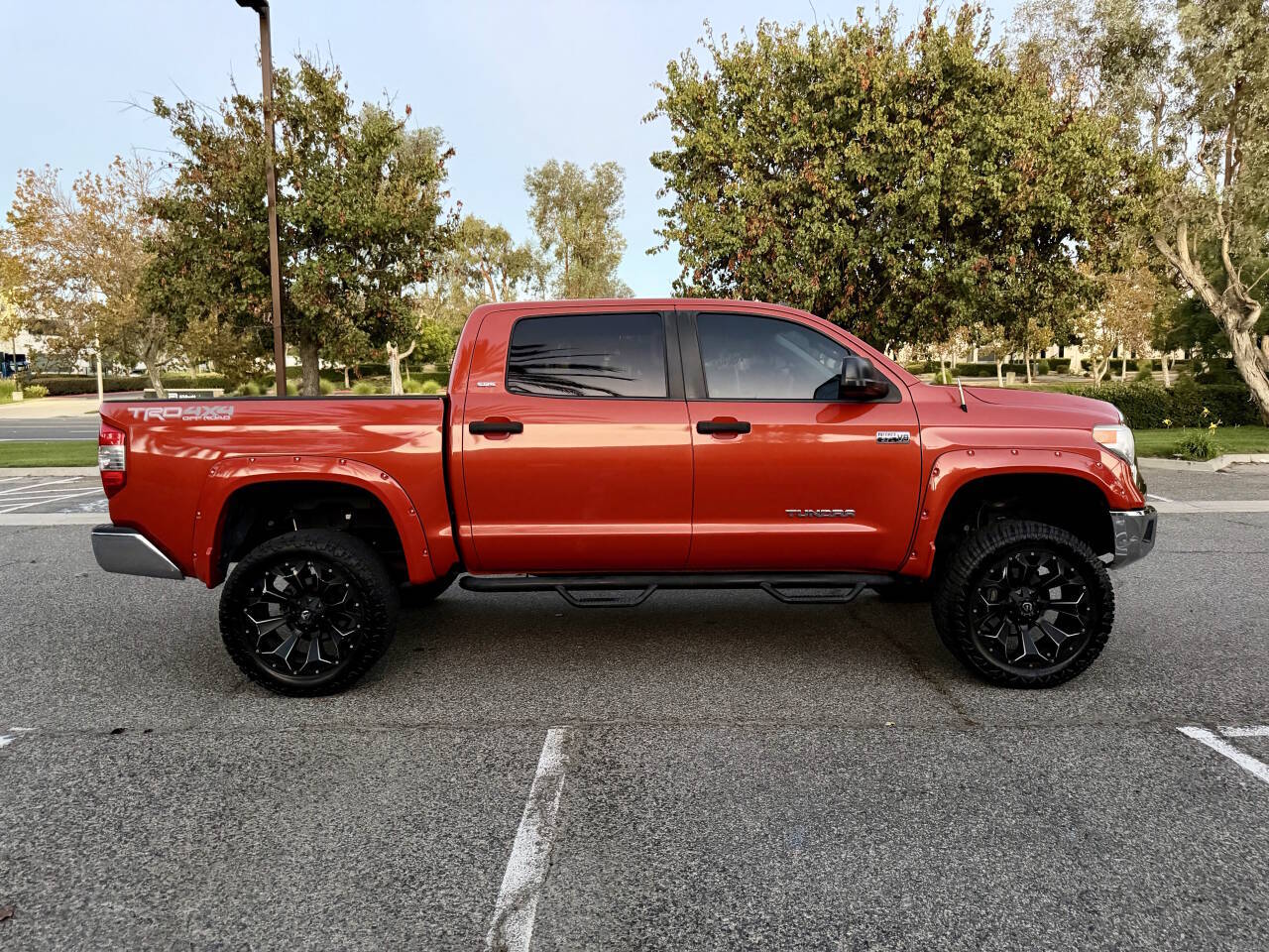 Used 2016 Toyota Tundra 4x4 CrewMax w/ SR5 & TRD Pkgs image 5