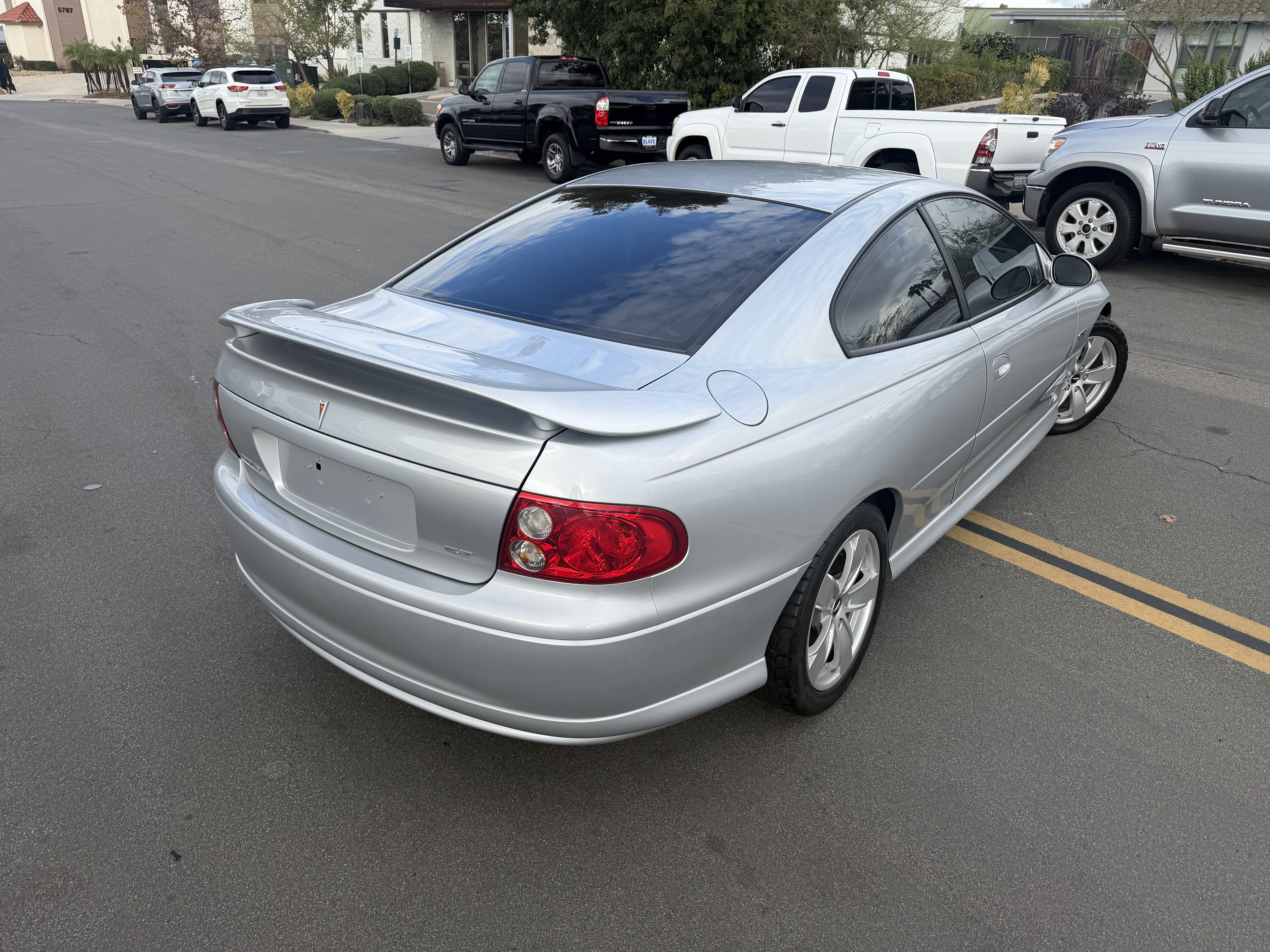 Used 2004 Pontiac GTO UNAVAIL RWD image 13