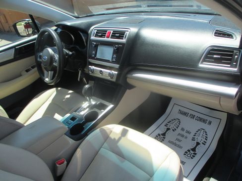 Used 2015 Subaru Legacy 2.5i Premium Sedan 4D AWD/4WD image 4