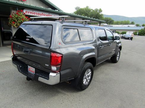 Used 2019 Toyota Tacoma 4x4 Double Cab image 3