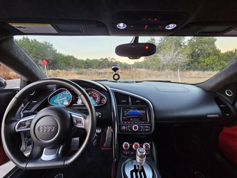 Used 2012 Audi R8 V10 image 3