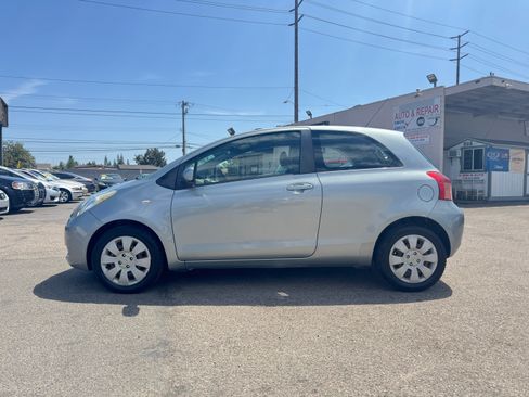 Used 2008 Toyota Yaris 2-Door Hatchback FWD image 4