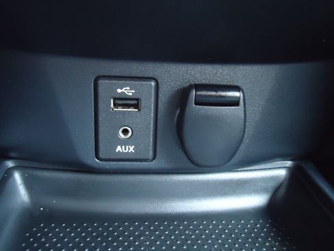 Used 2016 Nissan Rogue S image 16