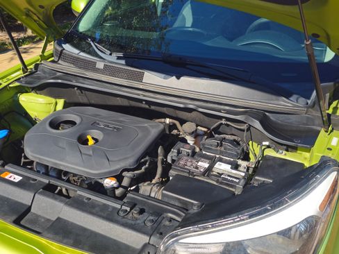 Used 2017 Kia Soul + image 38