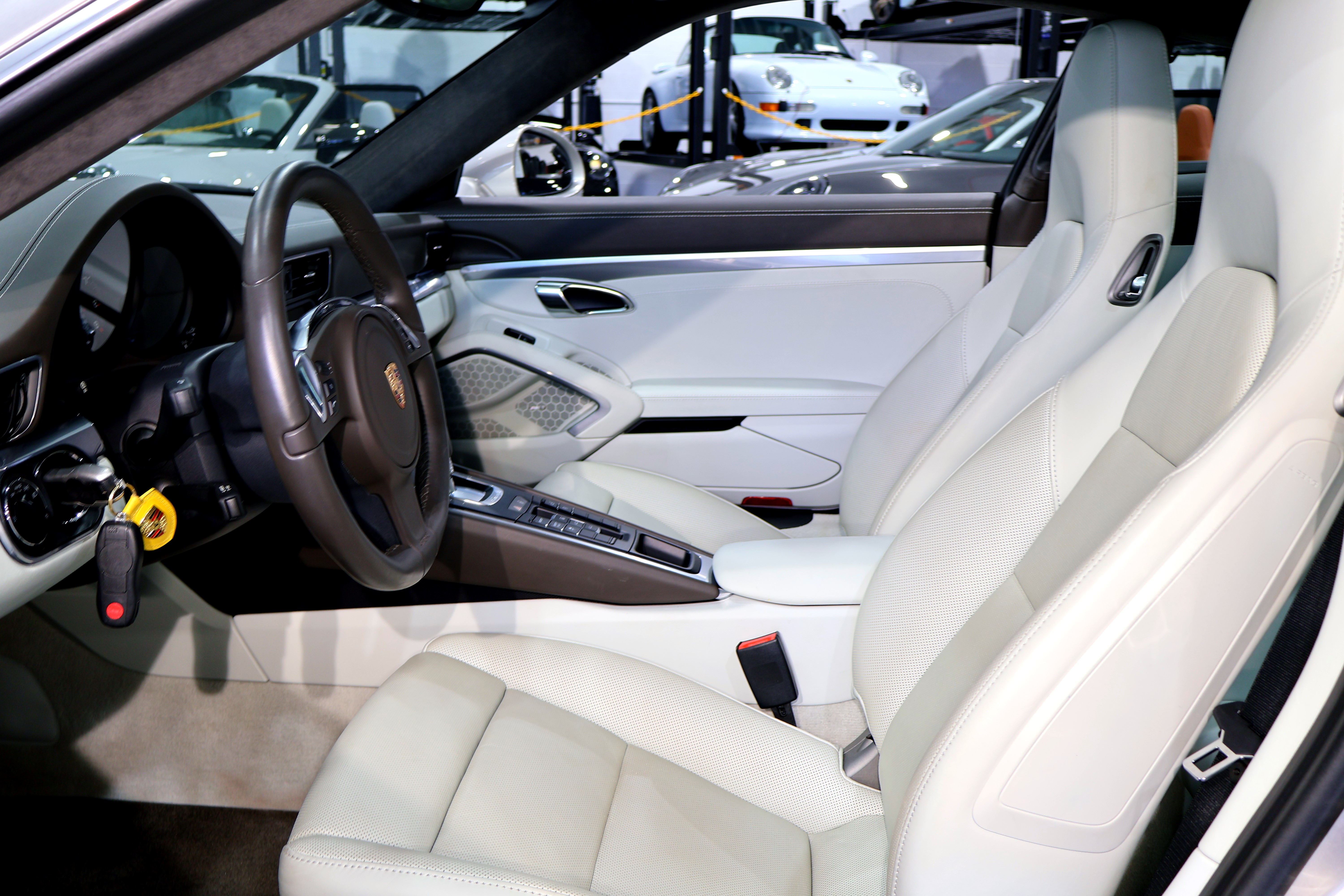 Used 2013 Porsche 911 Carrera RWD image 17