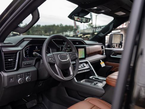 Used 2026 GMC Sierra 3500 Denali Ultimate image 36