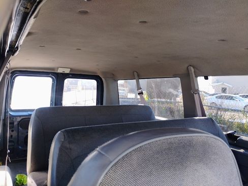 Used 1998 Ford E-350 and Econoline 350 Club Wagon image 3