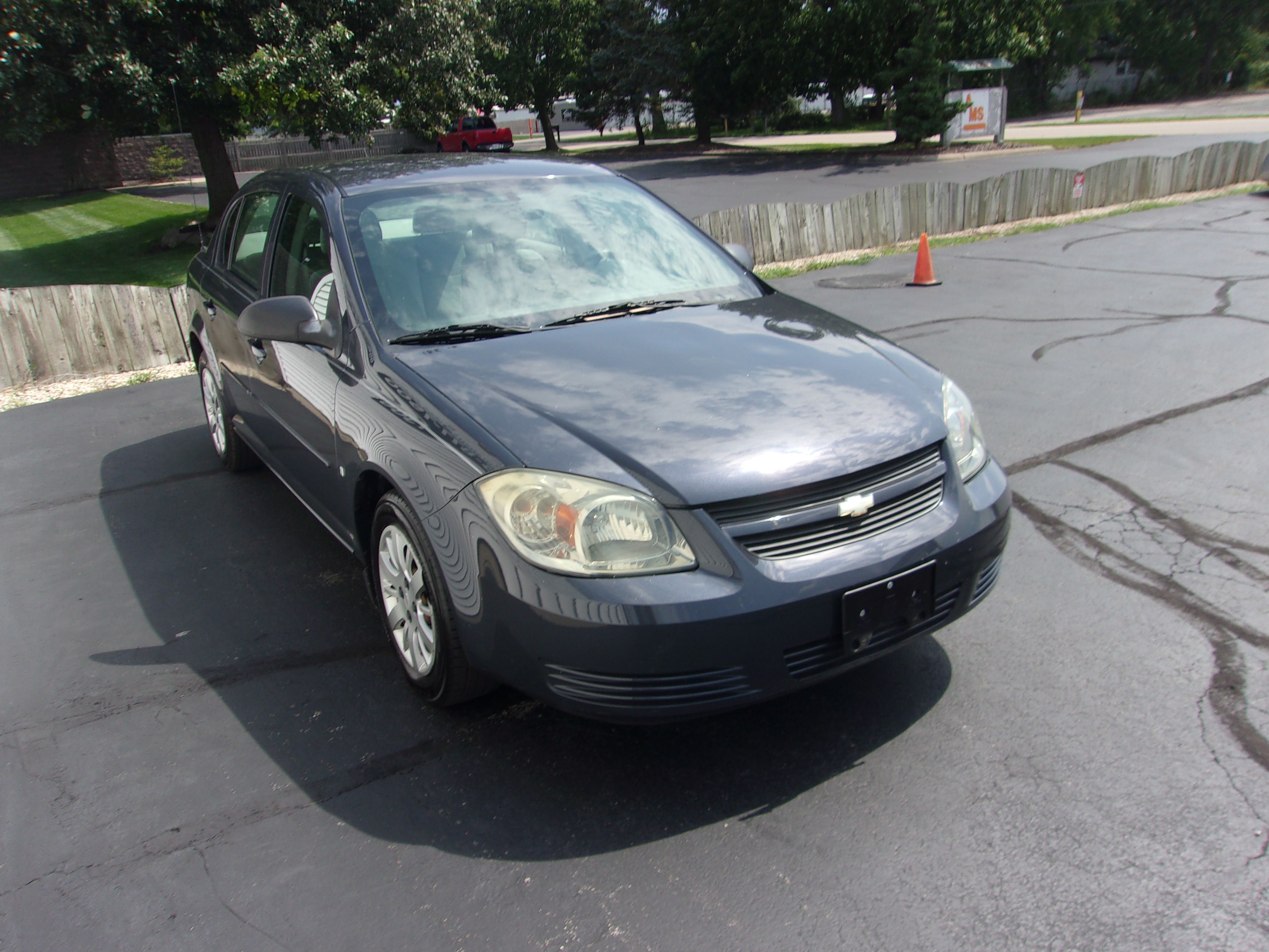 Used 2009 Chevrolet Cobalt LS Sedan FWD image 2
