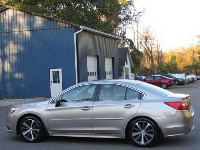 Used 2015 Subaru Legacy 2.5i Limited AWD/4WD image 5