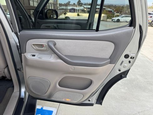 Used 2006 Toyota Sequoia SR5 image 25