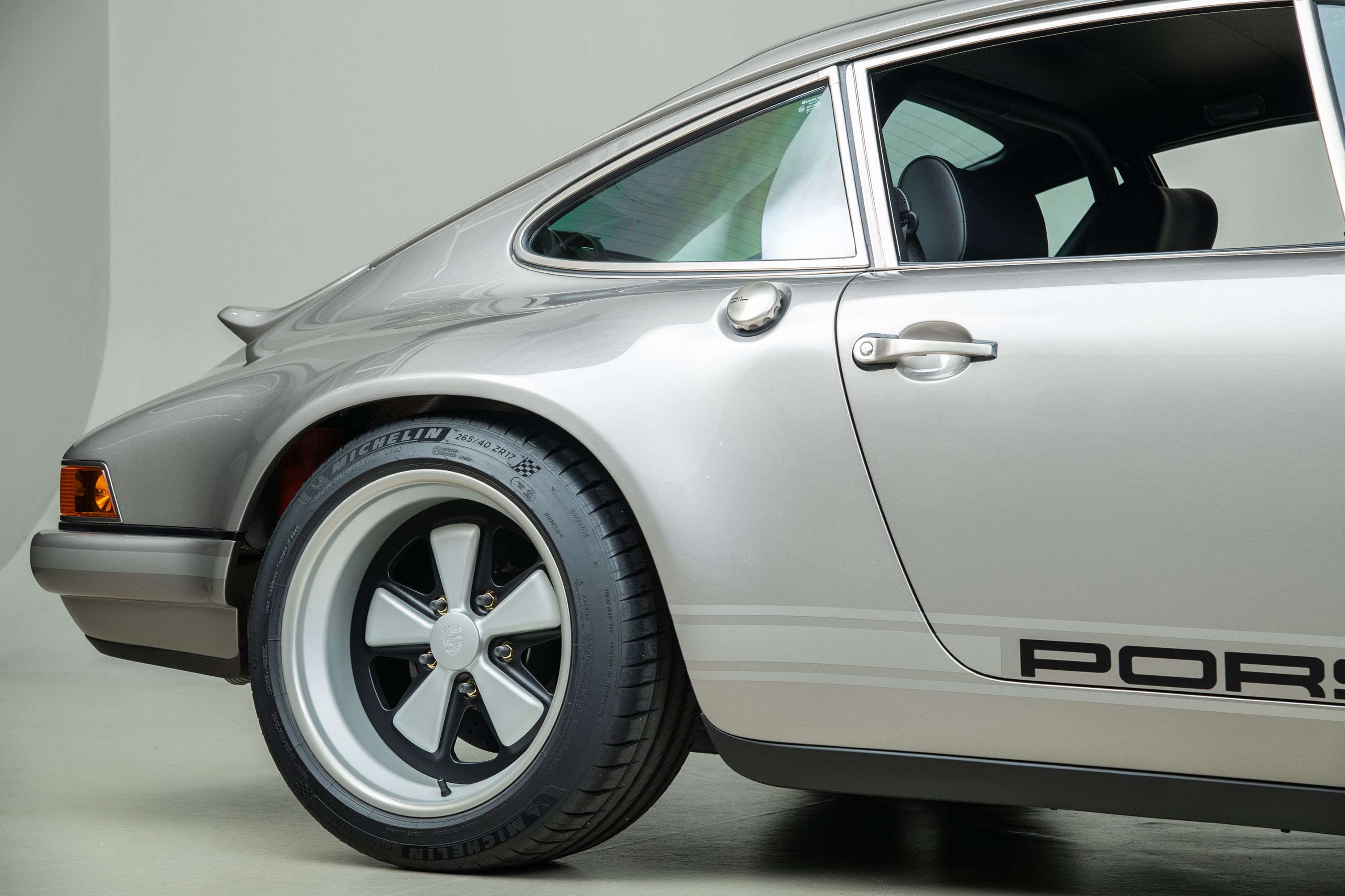 Used 1989 Porsche 911 Carrera RWD image 92