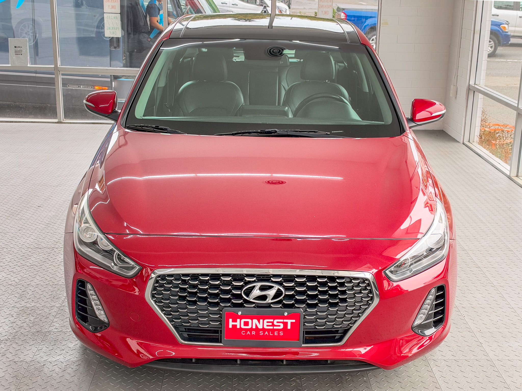 Used 2018 Hyundai Elantra GT Hatchback FWD image 2