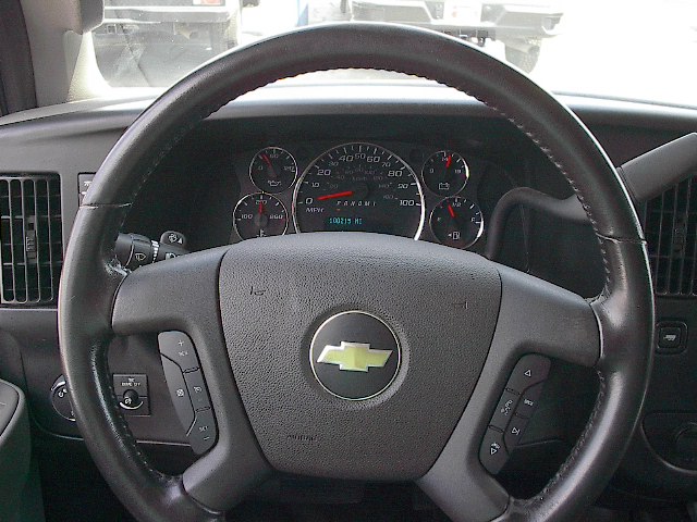Used 2021 Chevrolet Express 3500 UNAVAIL RWD image 15