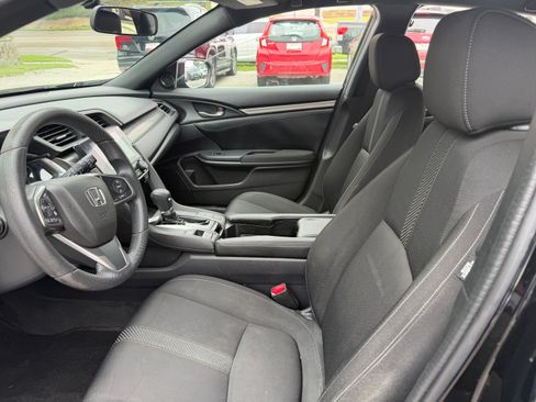 Used 2018 Honda Civic EX Hatchback image 13