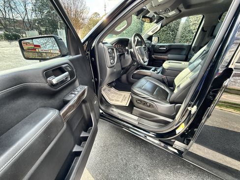 Used 2020 Chevrolet Silverado 1500 LT Trail Boss image 5