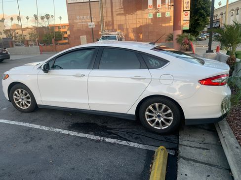 Used 2016 Ford Fusion S image 15