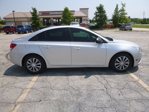 Used 2014 Chevrolet Cruze LS FWD image 5