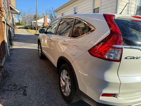 Used 2015 Honda CR-V EX image 2